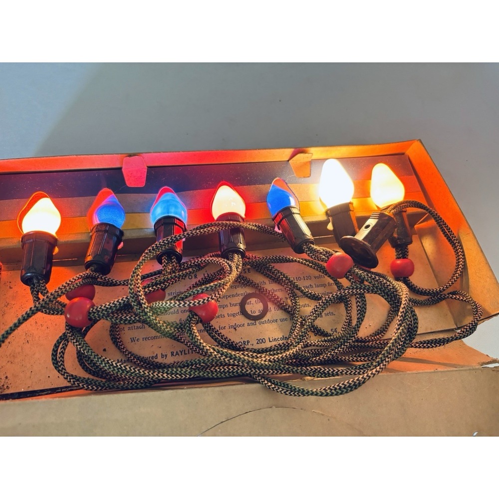 Paramount Vintage Christmas String 7 Light Red Green Cord w/Bulbs W/Box